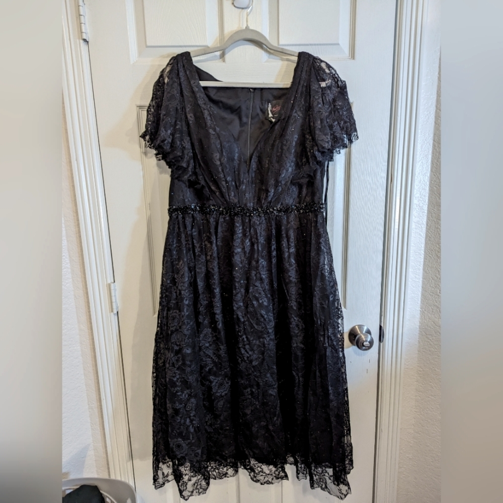 MacDuggal Plus Size Sequin Lace Gown NWT Prom Homecoming Dress Black 18W